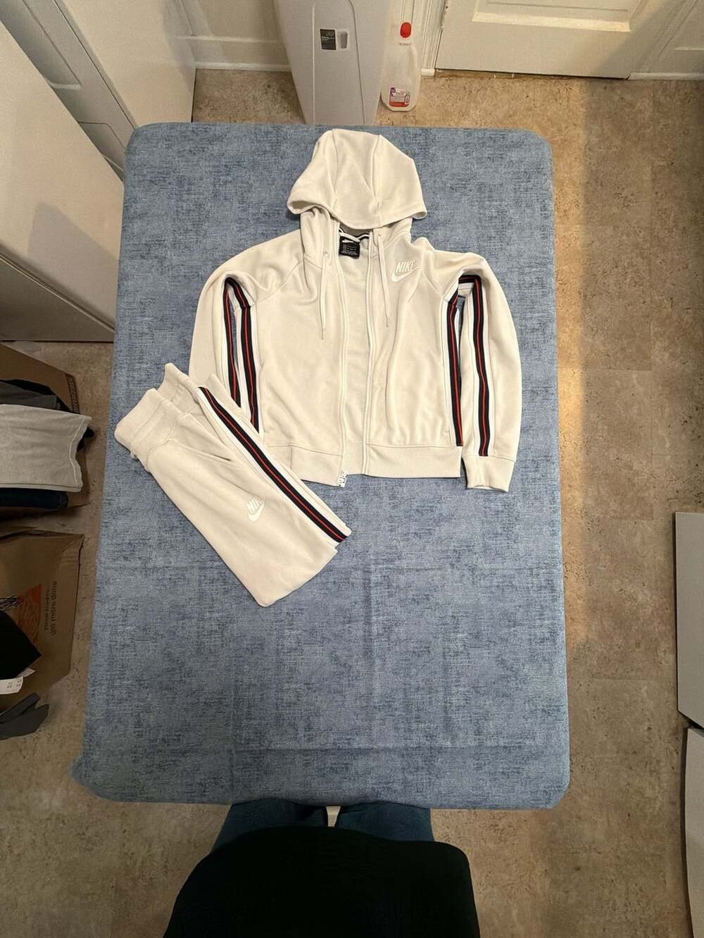 Nike Women's White Cropped Full Zip Hoodie and Sweatpants Tracksuit Set Size XS